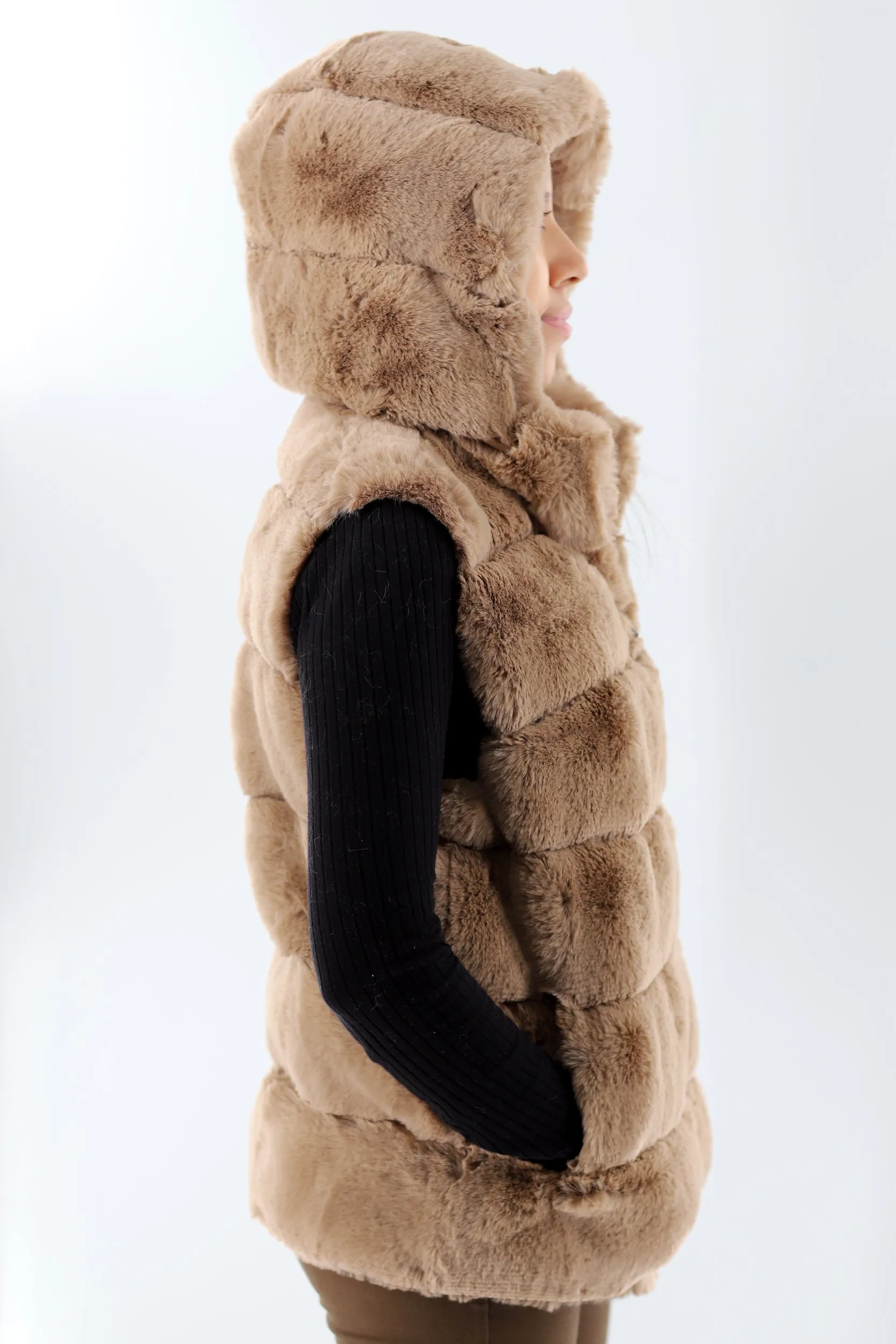 FAUX FUR HOODED VEST - CAMEL